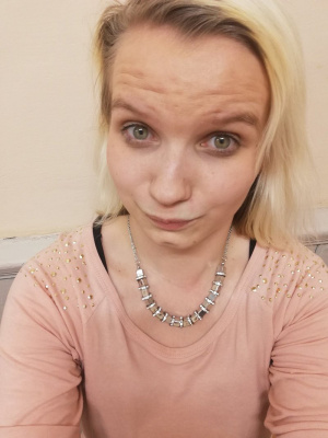 eyelash, hair, skin, necklace
