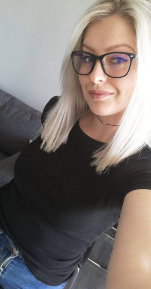 hair, jeans, smile, cool, glasses