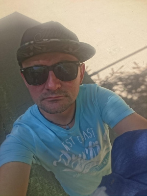 selfie, glasses, goggles, hat