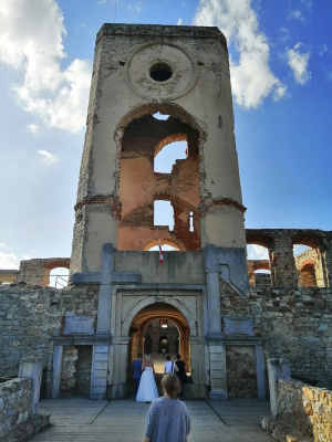 sky, ruins