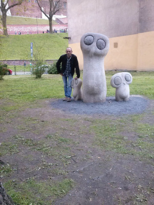 statue