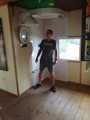 standing, room
