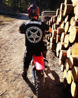 vehicle, bicycle, helmet, soil