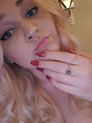nail, mouth, eyelash, skin, hand, lipstick