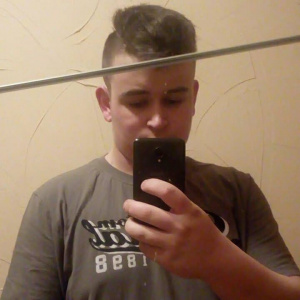 selfie, hat