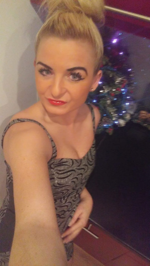 smile, dress