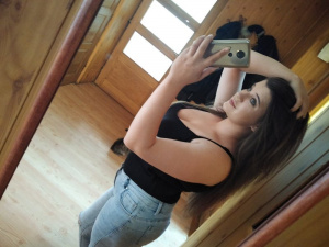 selfie, jeans