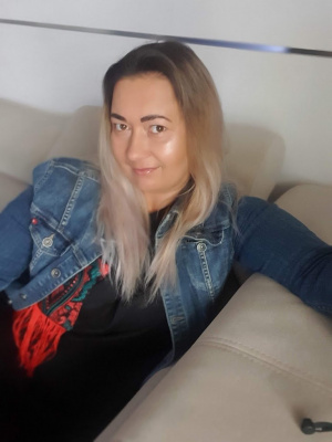 hair, jeans, denim, sitting