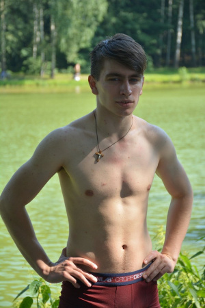 hand, muscle, person, shorts