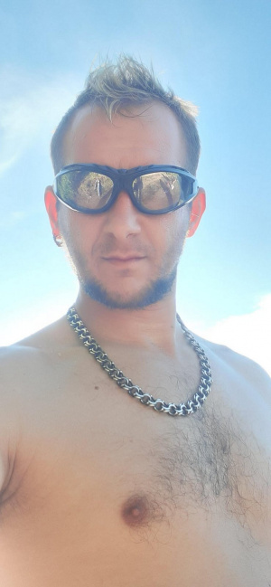 selfie, cool, glasses, necklace, sunglasses, goggles, person