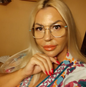 nail, eyelash, skin, hand, glasses