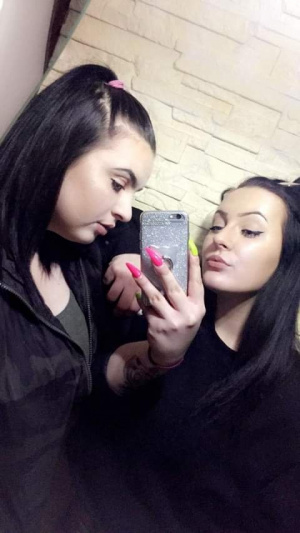 hair, hand, selfie