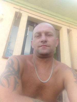 hair, skin, selfie, necklace, muscle, dude
