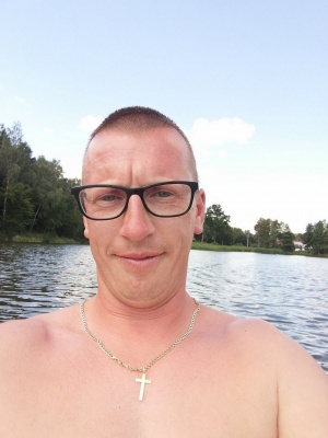 skin, fun, smile, glasses, leisure, muscle, vacation, sunglasses, event, lake