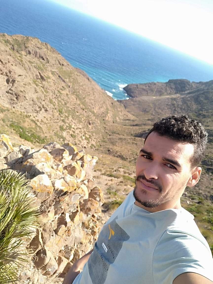 jeans, smile, leisure, vacation, event, mountain