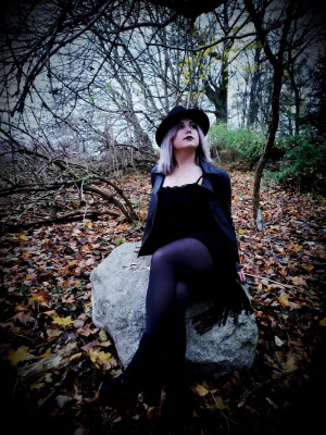 sitting, model, forest, branch