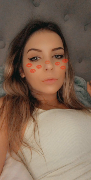 eyelash, hair, skin, lipstick