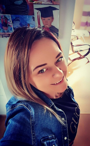 hair, selfie, fun, jeans, smile, cool