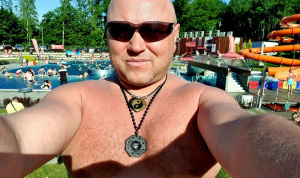 hair, fun, cool, glasses, necklace, leisure, muscle, vacation, sunglasses, goggles
