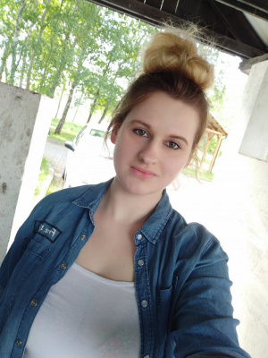 hair, skin, outerwear, textile, jeans, denim, smile, cool