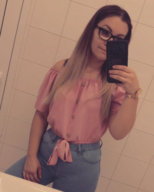 hair, hand, selfie, fun, jeans, cool, glasses