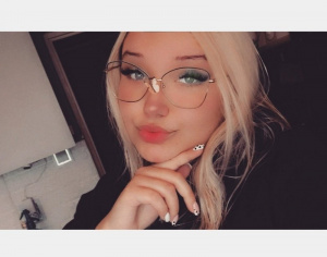 eyelash, skin, hand, selfie, glasses, ear