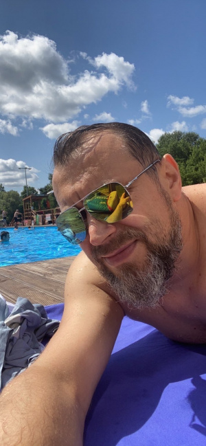 hair, fun, cool, glasses, leisure, muscle, vacation, sunglasses, goggles, event, beach