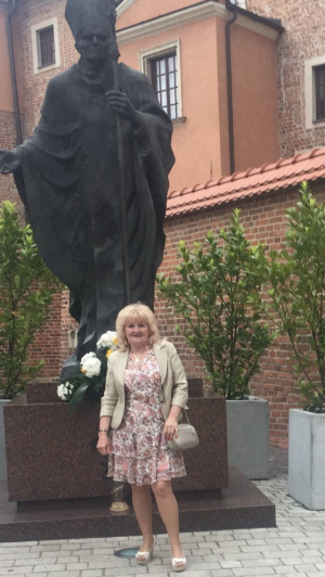 dress, statue, monument