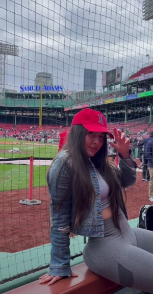 jeans, stadium
