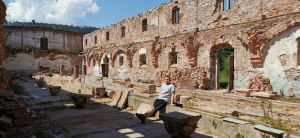 wall, ruins