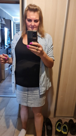 selfie, jeans, glasses, shorts