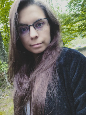 hair, outerwear, smile, cool, glasses