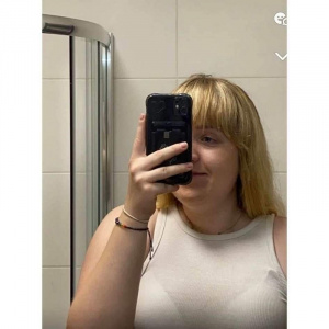 hair, hand, selfie