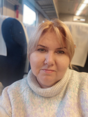 skin, scarf