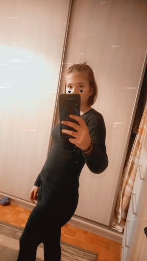 selfie, standing