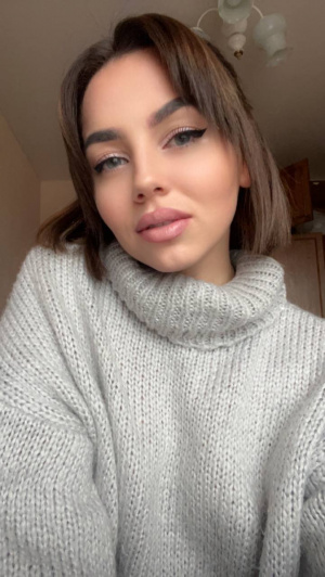 hair, skin, outerwear, scarf, knitting, wool