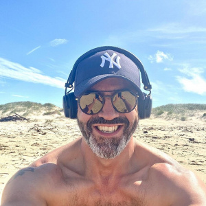 hair, fun, cool, glasses, muscle, vacation, beard, sunglasses, goggles, helmet