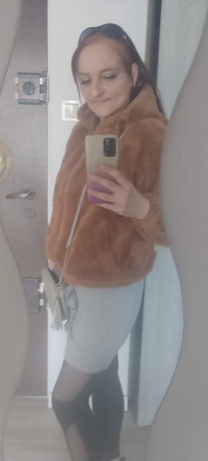 skin, selfie