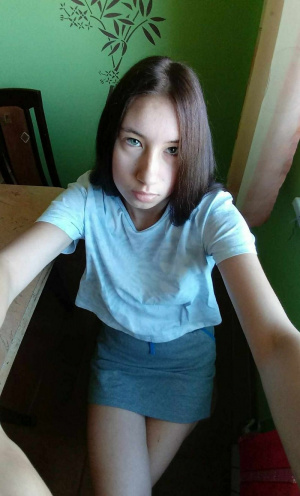 hair, skin, fun, jeans, cool, sitting