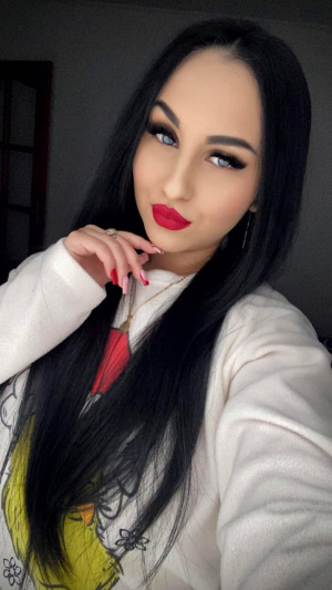 nail, eyelash, hair, skin, hand, lipstick