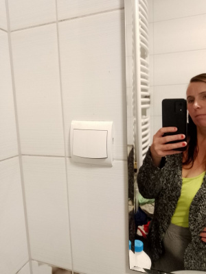 selfie, room