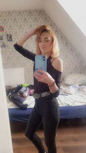 selfie, jeans