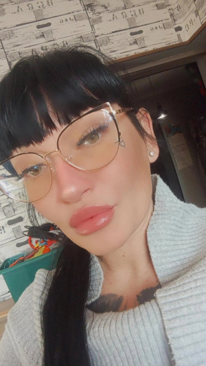 eyelash, hair, skin, selfie, smile, cool, glasses, ear, bangs