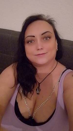hair, skin, necklace
