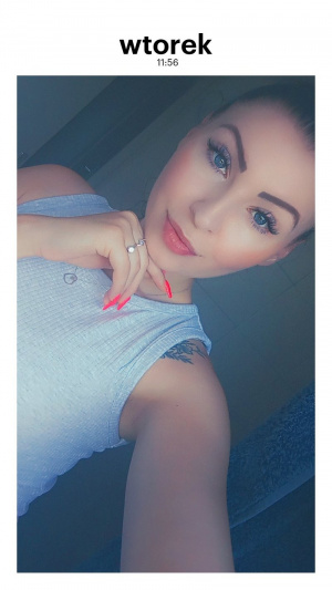mouth, eyelash, skin, hand, selfie, ear