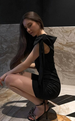 sitting, model