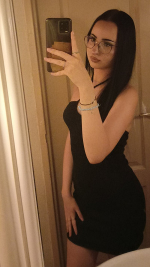 selfie, muscle, dress