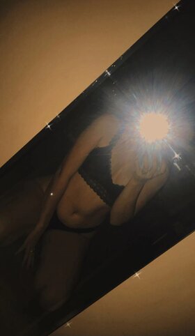 Photos Cyytrna (Woman), Dobra