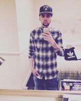 Foto pengguna YouKnowWho