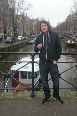 Foto pengguna Maxxxi94